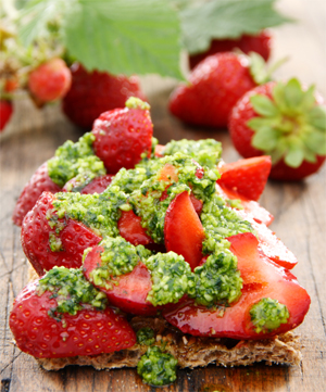 Jordbær og pesto