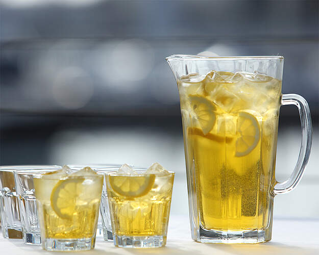 Calvados drinks med fransk æblebrændevin, lime, tonic og sommerlige cocktails