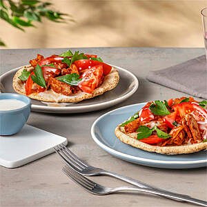 HelloFresh måltidskasse med ingredienser og opskrifter til nem madlavning