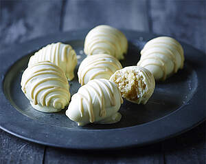 Påskeæg med marcipan og chokolade