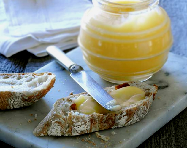 Nem lemoncurd opskrift med citroner. Ideel til at give dine desserter og morgenmad et friskt pift.